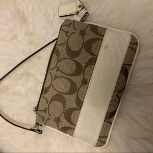 COACH WOMENS WRISTLET MONOGRAM
